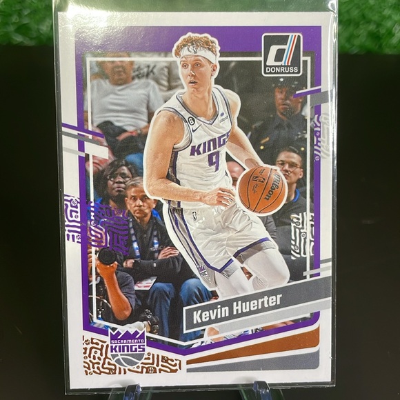 Panini Lot of 10 Sacramento Kings Basketball 🏀 TRADING CARDS - Picture 7 of 10